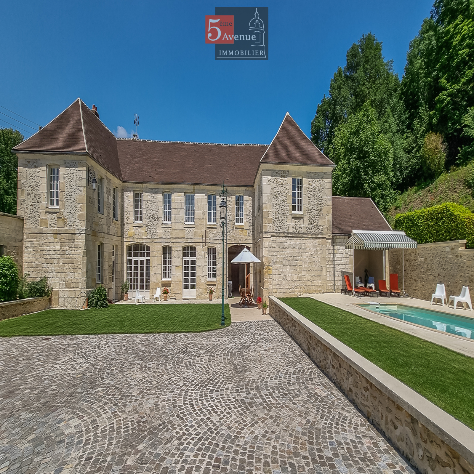 vente Grande propriété avec piscine à vendre à proximité de Chantilly